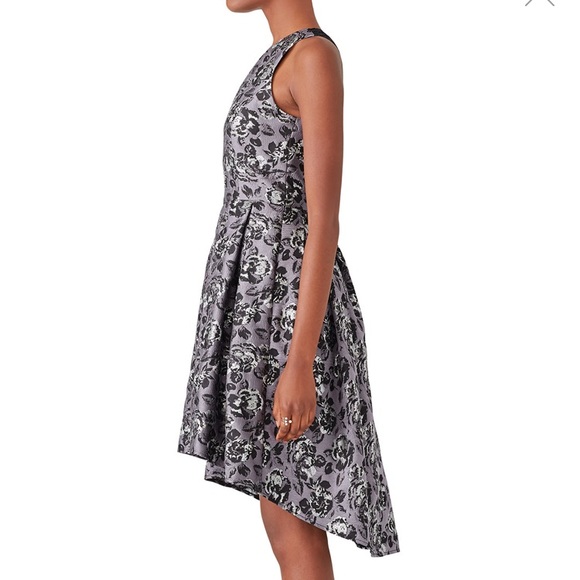 Dress - Picture 4 of 4